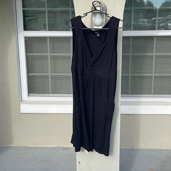 Dress - Picture 1 of 4